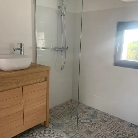 Marycel Pied Dans L Eau 12p Roquebrune-sur Argens